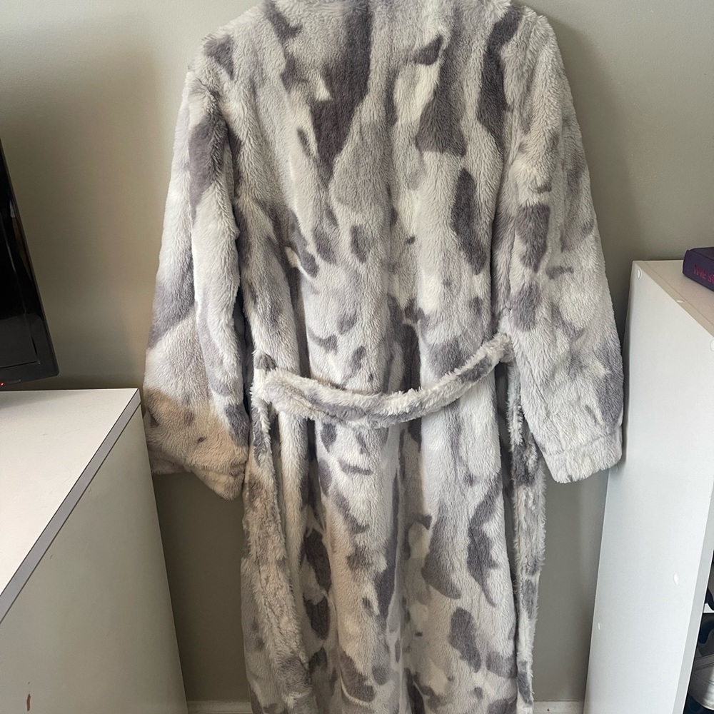 Soft Robe - Picture 2 of 2